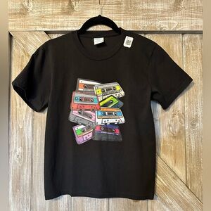 YOUTH SMALL VINTAGE STYLE CASSETTE TAPE GRAPHIC T-SHIRT.